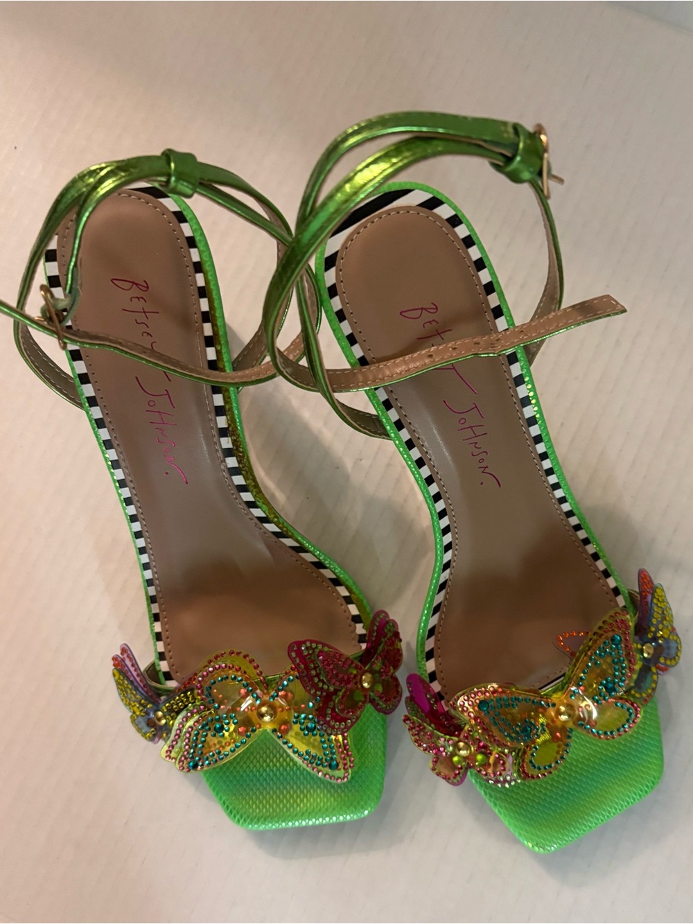 Betsey Johnson Butterfly Multi Colored Green Wedge Sandals 7.5